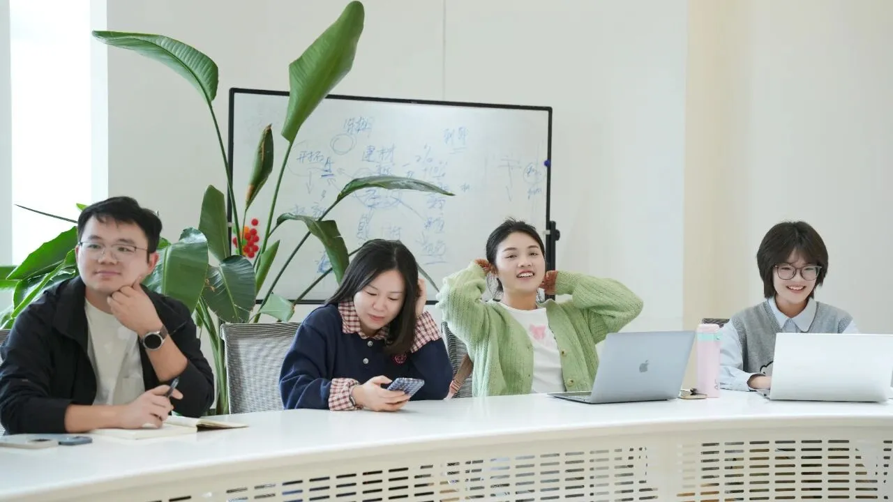 百川入海，10月新员工见面 4.jpg