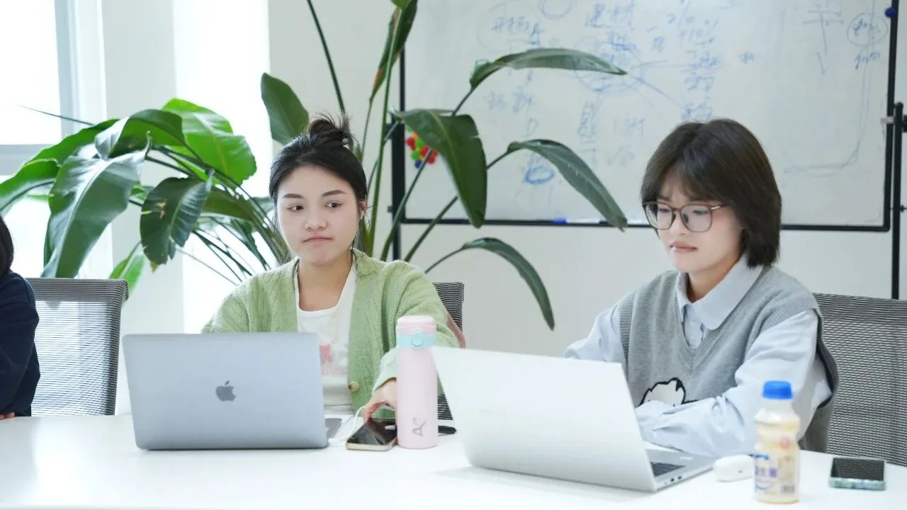 百川入海，10月新员工见面 5.jpg