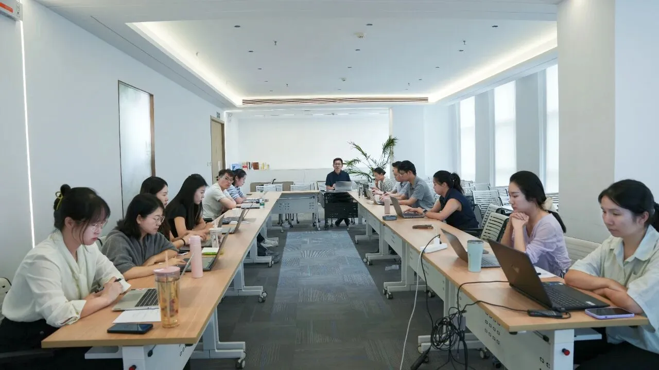 2025年第8次月度会 1.jpg