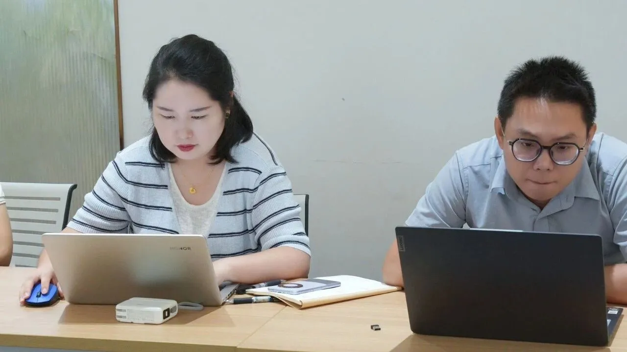 2025年第8次月度会 5.jpg